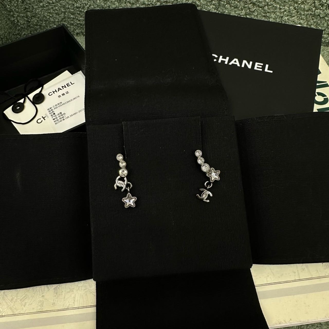 Chanel 24K水钻耳钉 带盒子