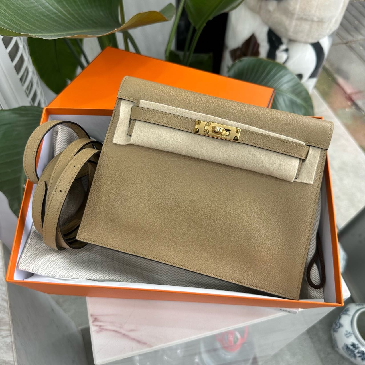 Hermes 爱马仕 1C尘埃色Kelly danse 金扣 evercolor皮 W刻 全套