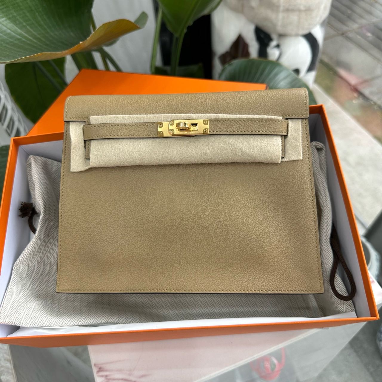 Hermes 爱马仕 1C尘埃色Kelly danse 金扣 evercolor皮 W刻 全套 缩略图