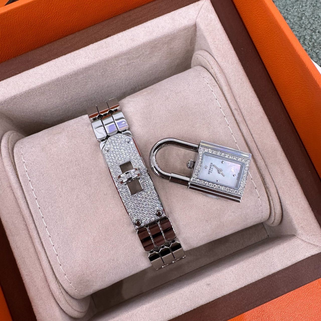 Hermes Kelly锁头带钻腕表 带保卡