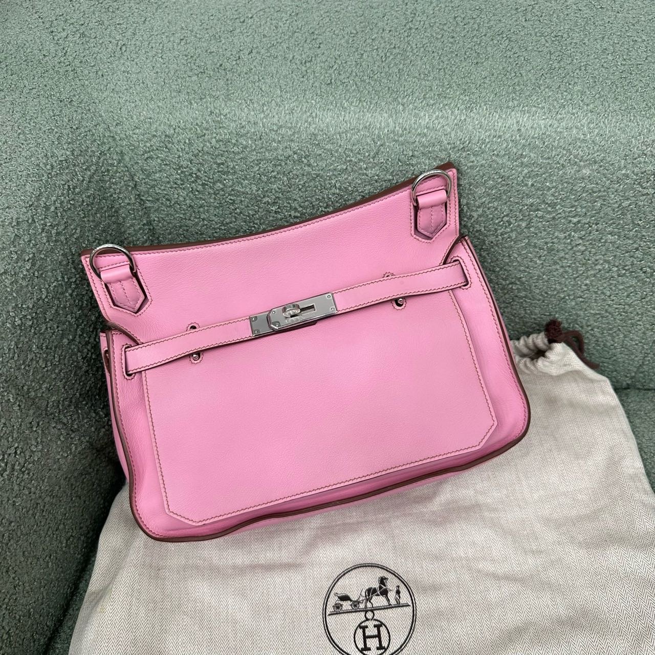 Hermes 爱马仕 5P樱花粉吉普赛28 银扣 swift皮 框N刻
配件 尘袋 肩带 缩略图