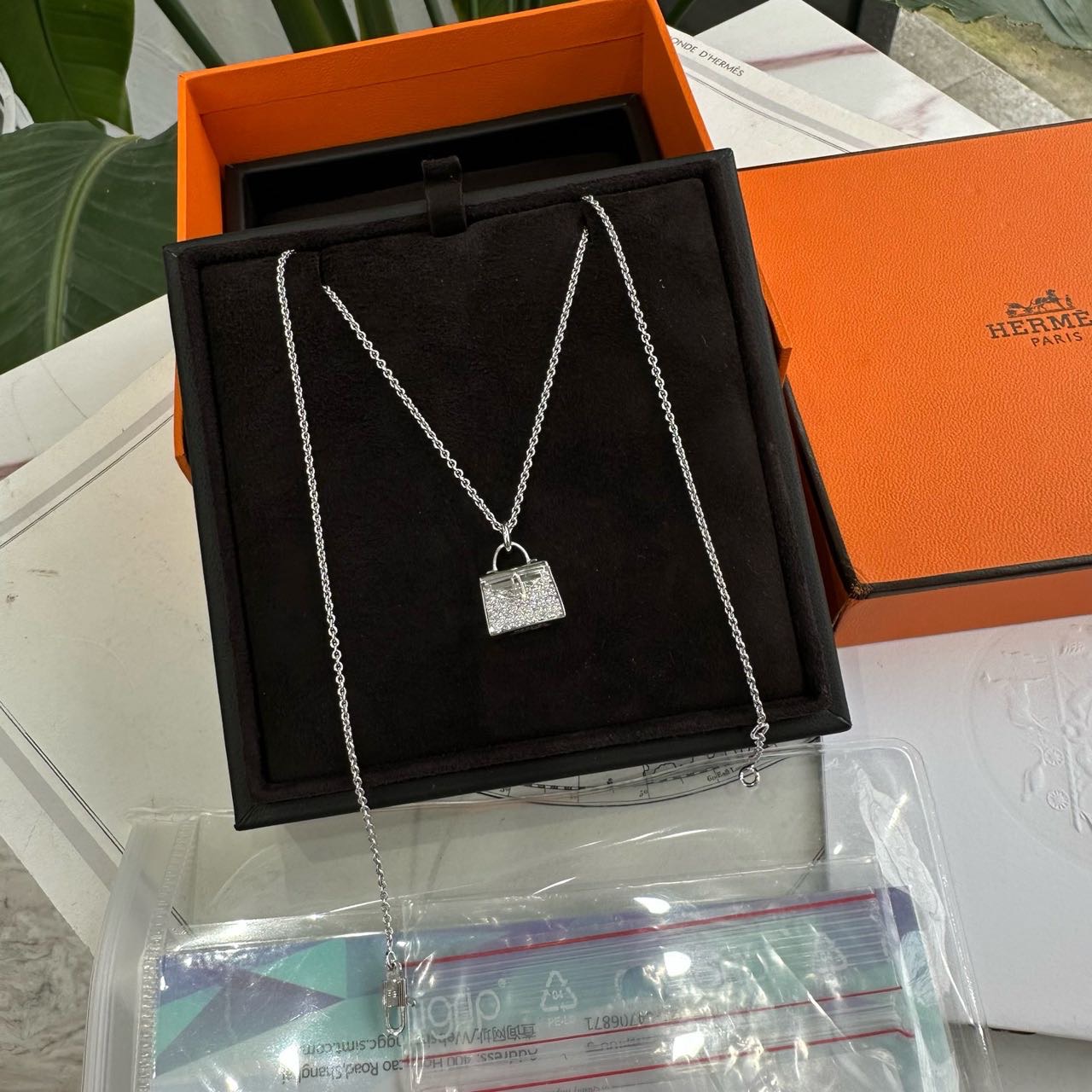 Hermes 18K白金带钻Kelly项链 全套带保卡证书 原价8万多 配货骨折带走