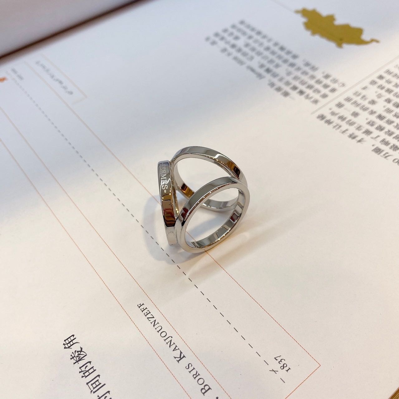 Hermes  新款丝巾扣 带盒子 自用送人都合适