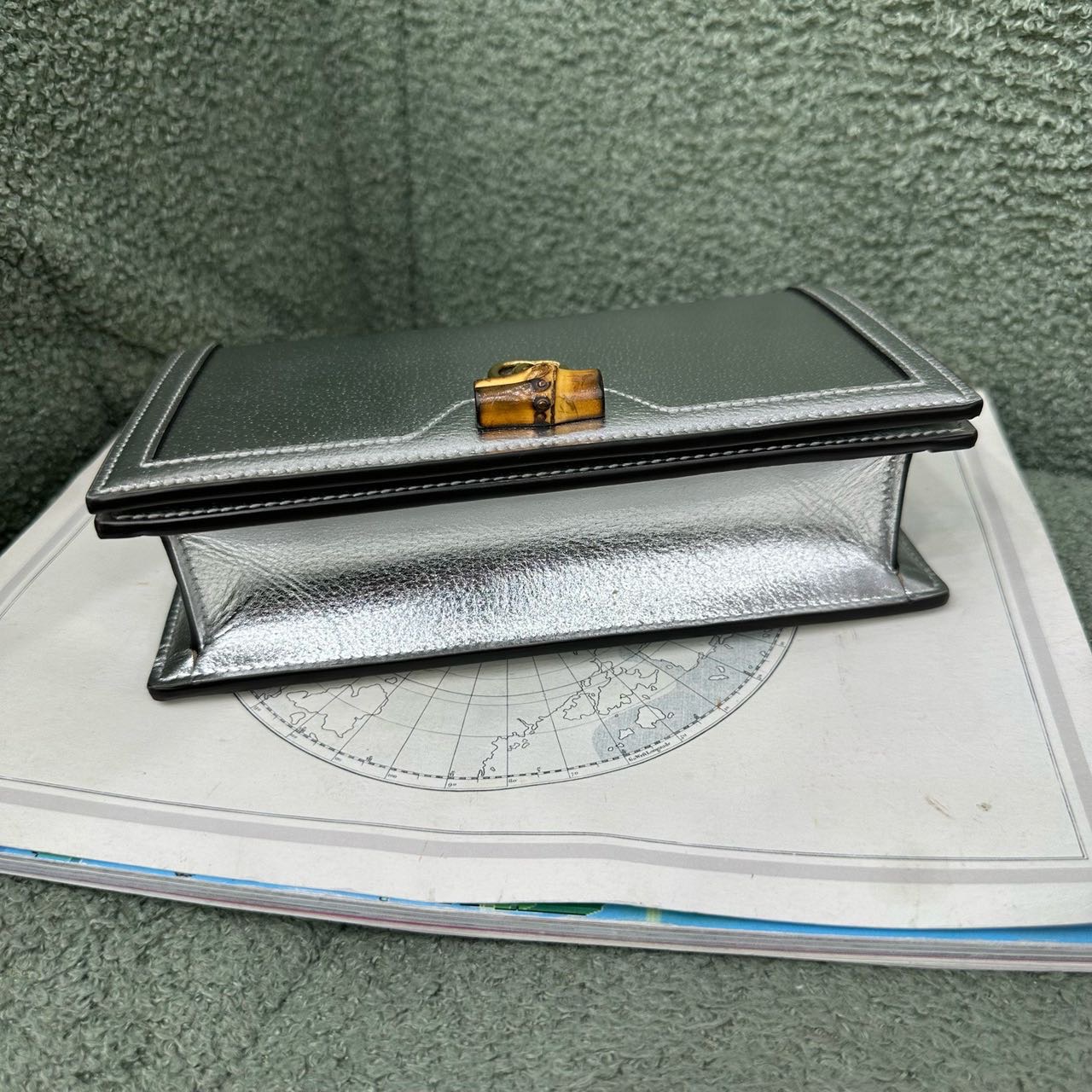 Gucci 古驰 银色竹节斜挎包 带尘袋 缩略图