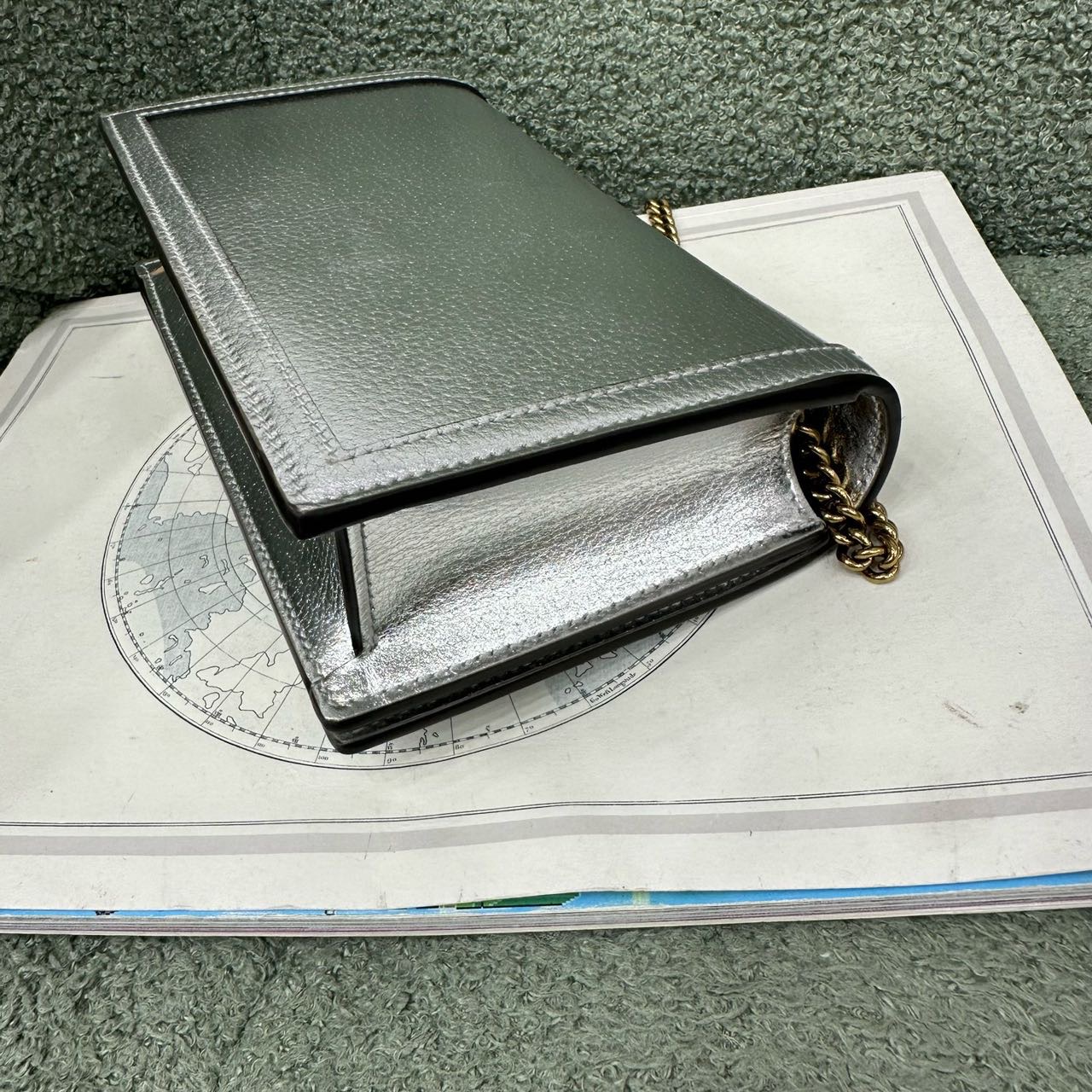 Gucci 古驰 银色竹节斜挎包 带尘袋 缩略图