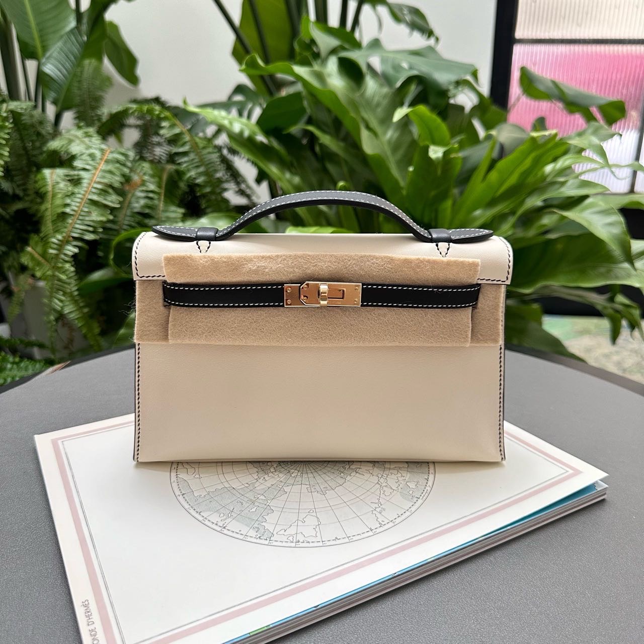 Hermes 爱马仕 黑白熊猫mini Kelly一代 swift皮 淡金扣 马蹄刻 W刻 全套 缩略图