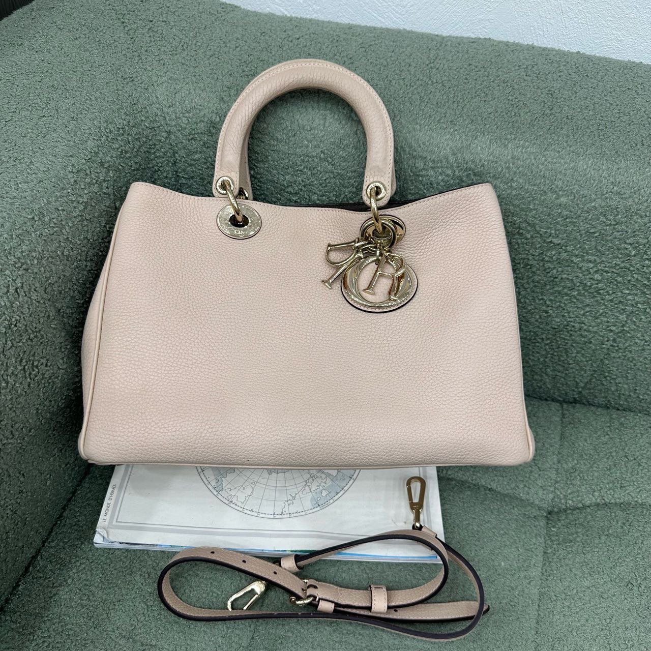 A级 Dior 迪奥 裸粉色vip手提斜挎包 13年 缩略图