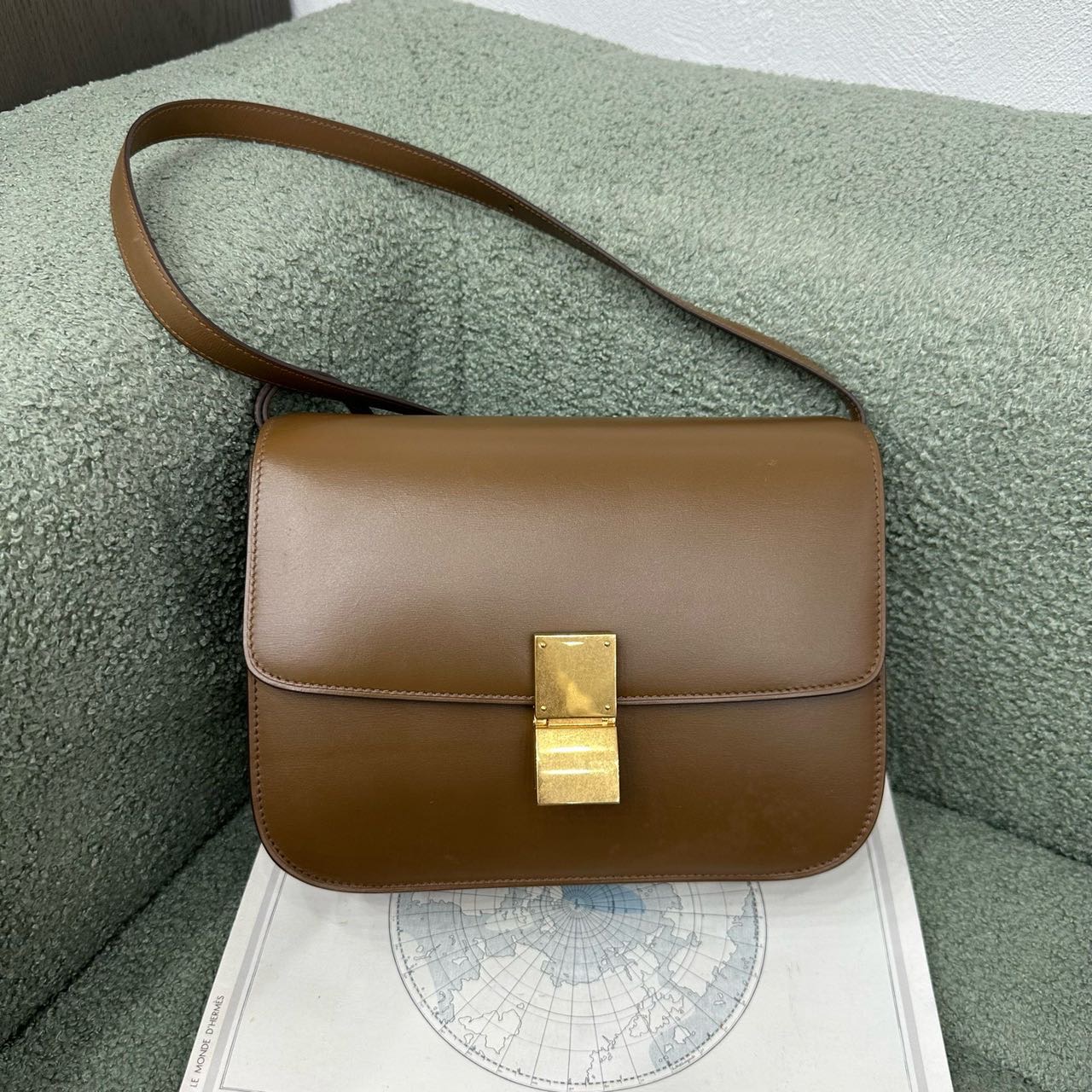 A级 Celine 焦糖色box斜挎包 中号 16年