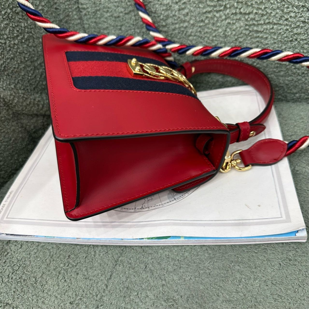 A级 Gucci 古驰塞尔维亚斜挎包 缩略图
