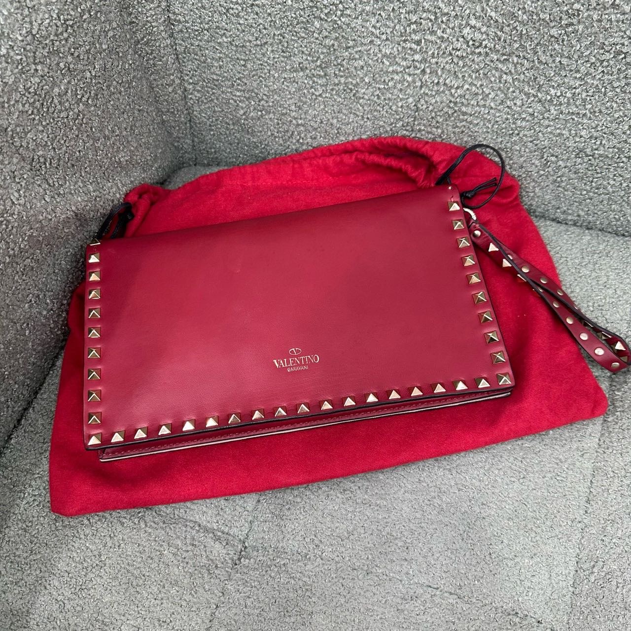 A级 华伦天奴 Valentino 铆钉手拿包 带尘袋 缩略图