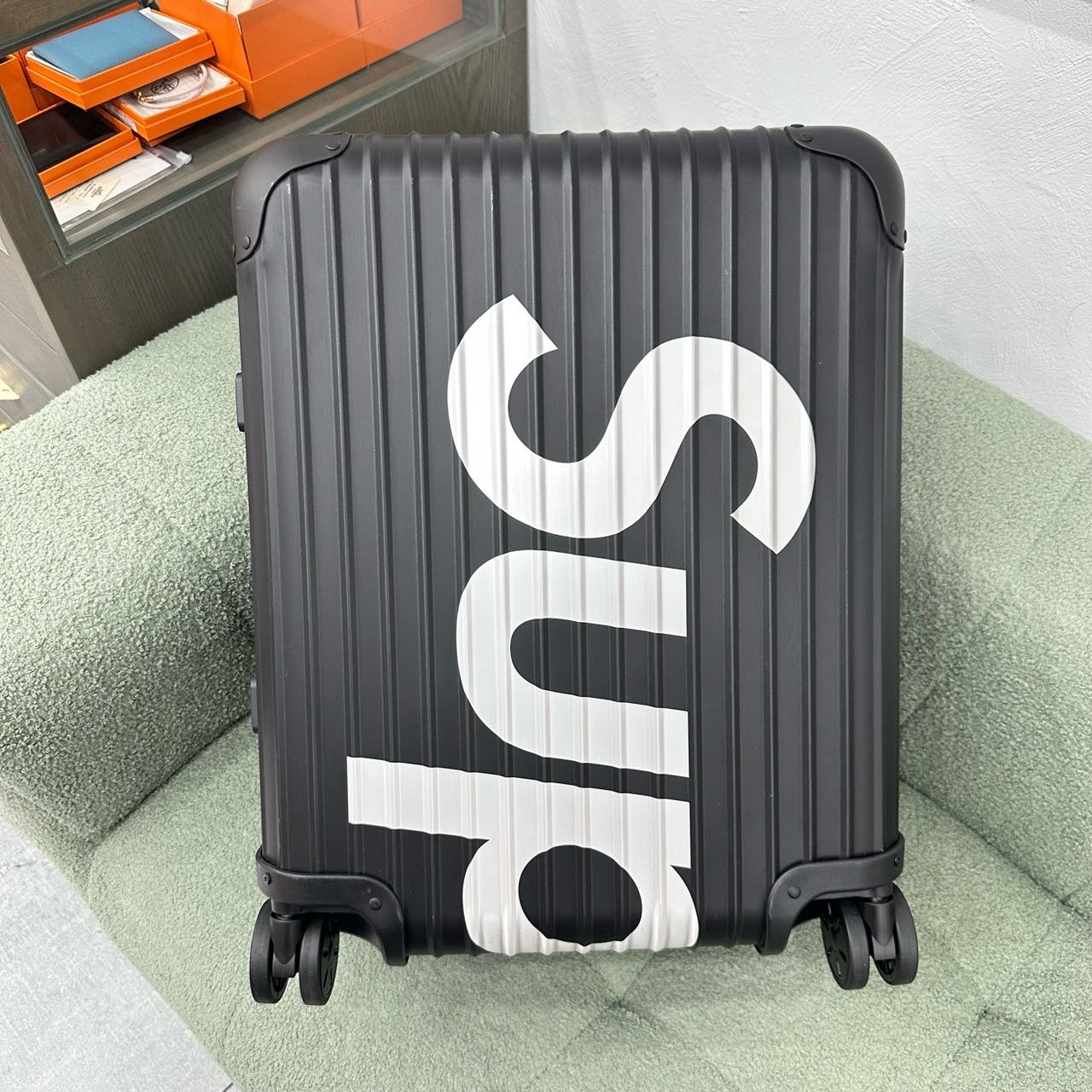 A级 supreme&rimowa 行李箱
