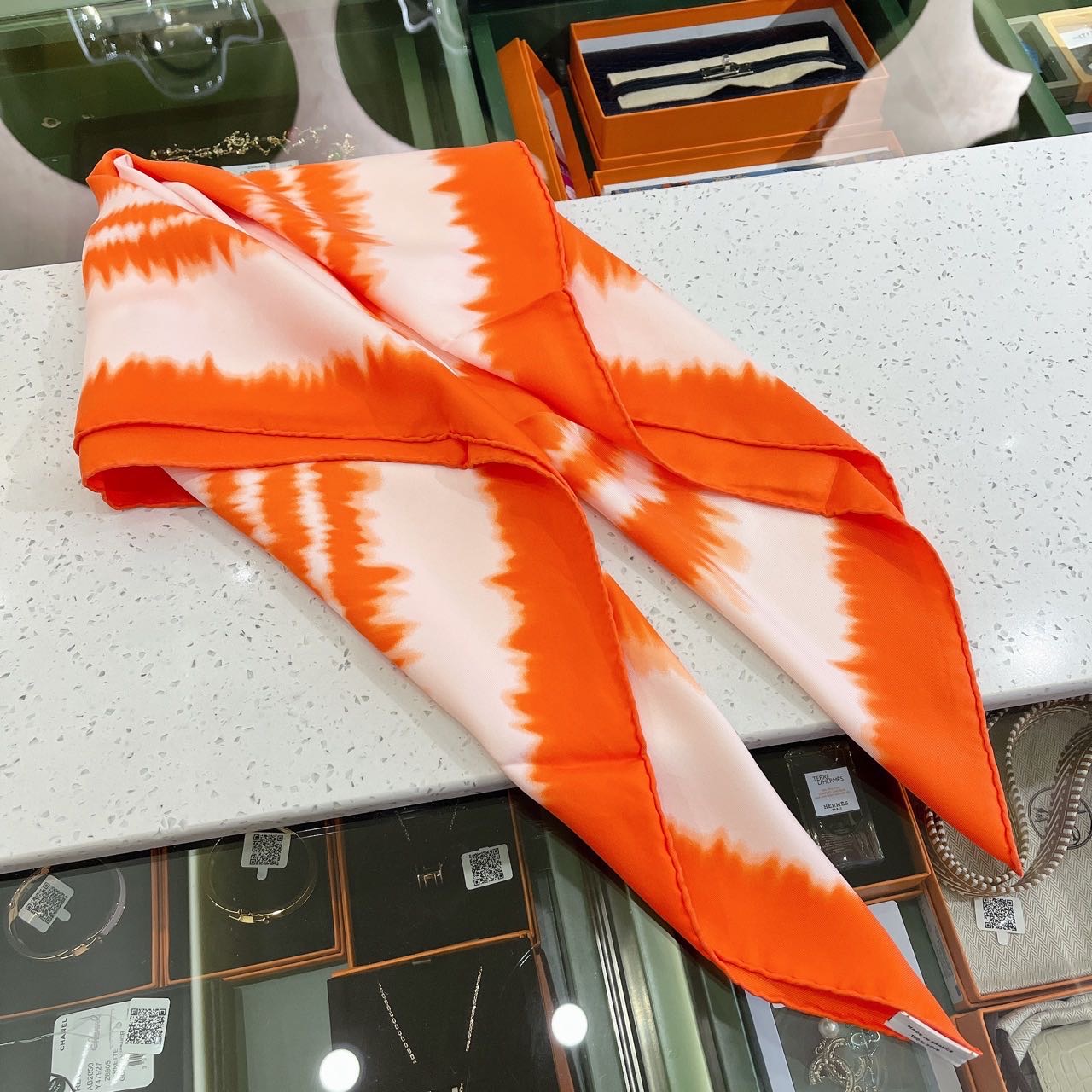 Hermes  90*90丝巾  全新带盒  配货好价 缩略图