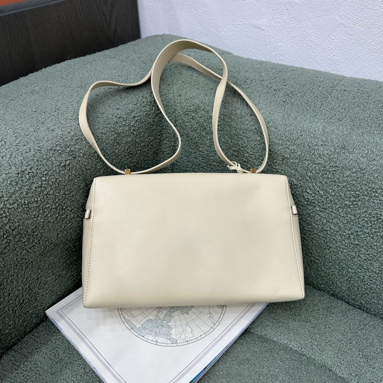 A级 LP  Loro Piana牛皮饭盒包 缩略图