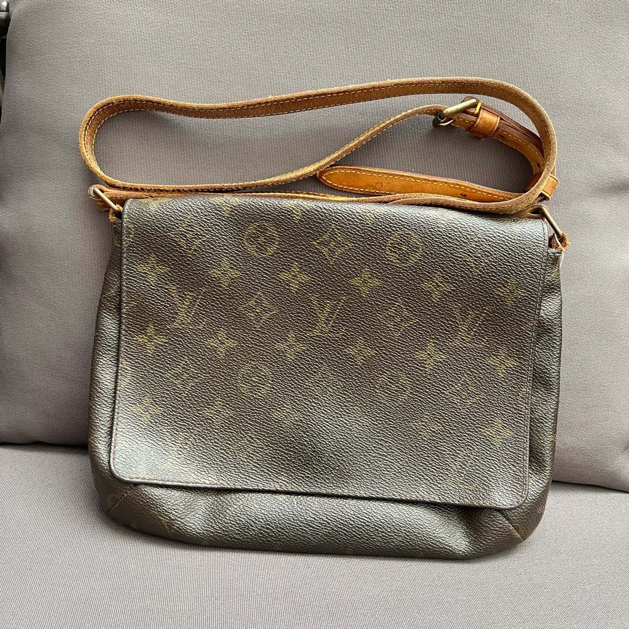 二手精品  Lv 路易威登 单肩斜挎包 成色如图 通勤必备 喜欢的来！