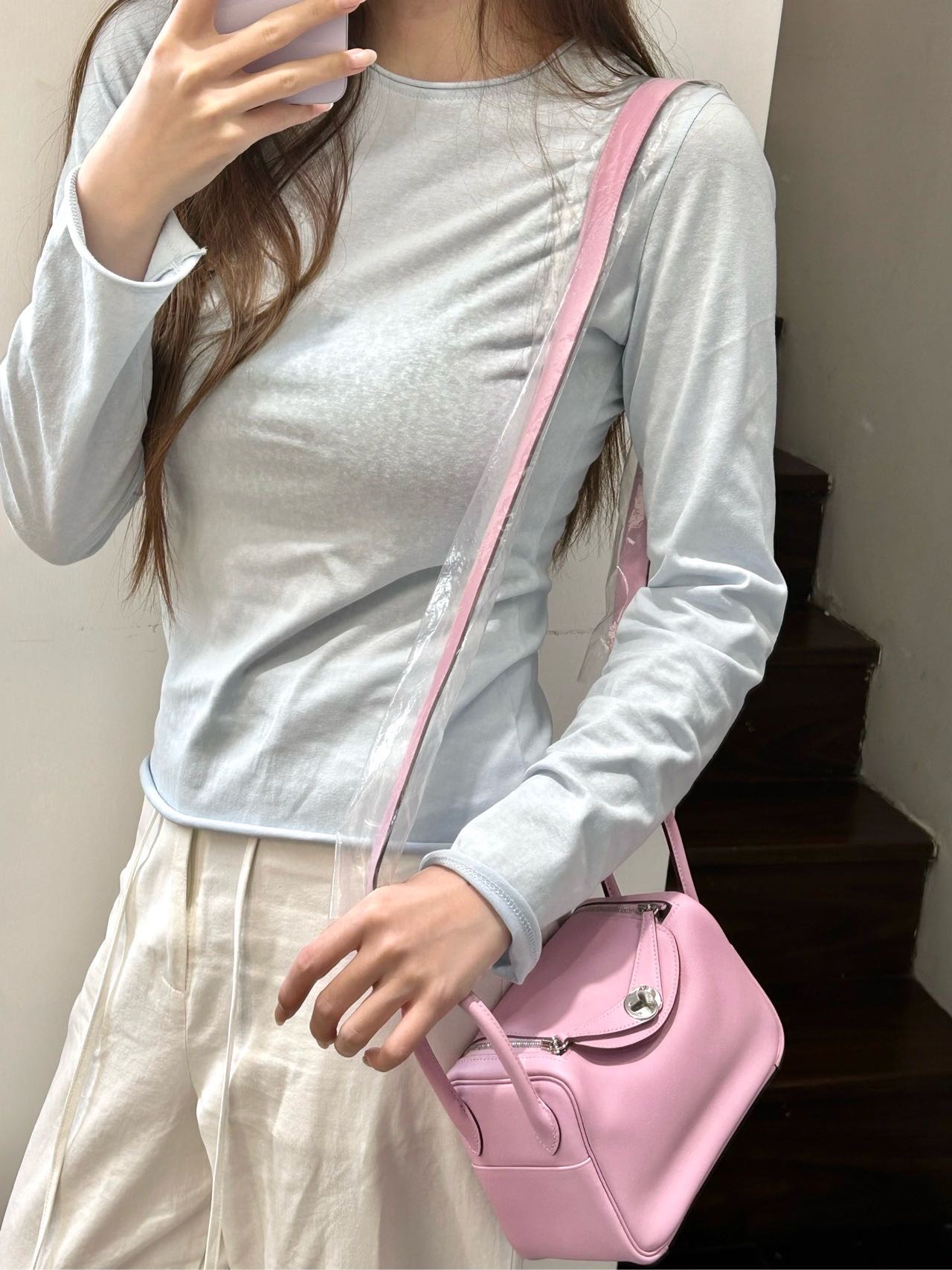 N级  Hermes 爱马仕mini lindy 银扣
X9锦葵紫  swift牛皮   Z刻全套
很漂亮的粉色包包 价格不错！ 缩略图