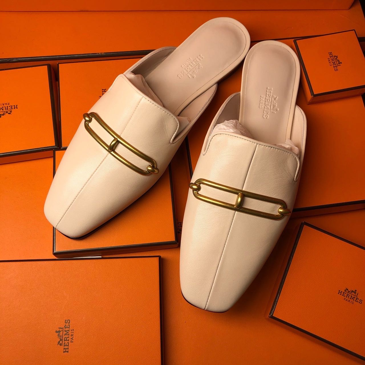 N级  Hermes mules femme esmee Chever皮拖 淡粉色 猪鼻子皮质凉拖鞋  拖鞋  裸粉色 现货有36码 365码