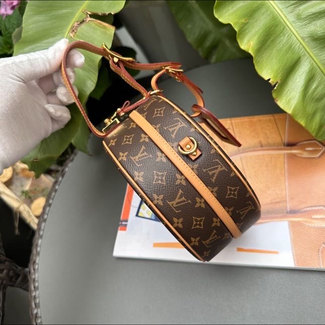 S级 LV  路易威登 老花硬饼包 19年款 带盒子尘袋
原价四万多的硬箱  这个骨折价格哦 缩略图
