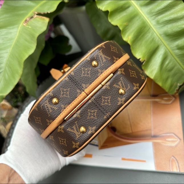 S级 LV  路易威登 老花硬饼包 19年款 带盒子尘袋
原价四万多的硬箱  这个骨折价格哦 缩略图
