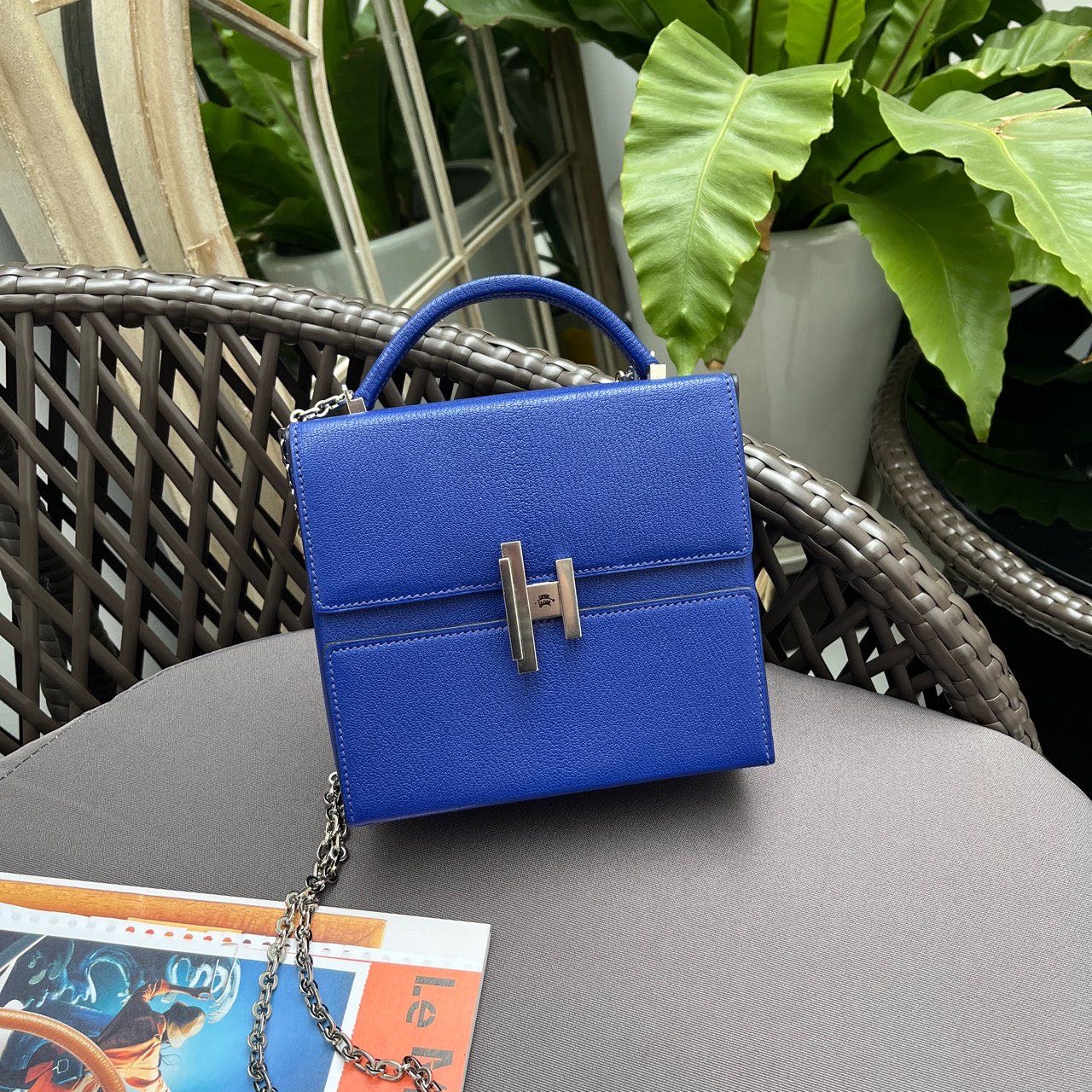 N级  现货   Hermes 爱马仕秀款盒子包 7T电光蓝
蓝色 左岸潇同款  现在越来越少啦！很特别
原价七万多  这只未使用过  价格很好 缩略图