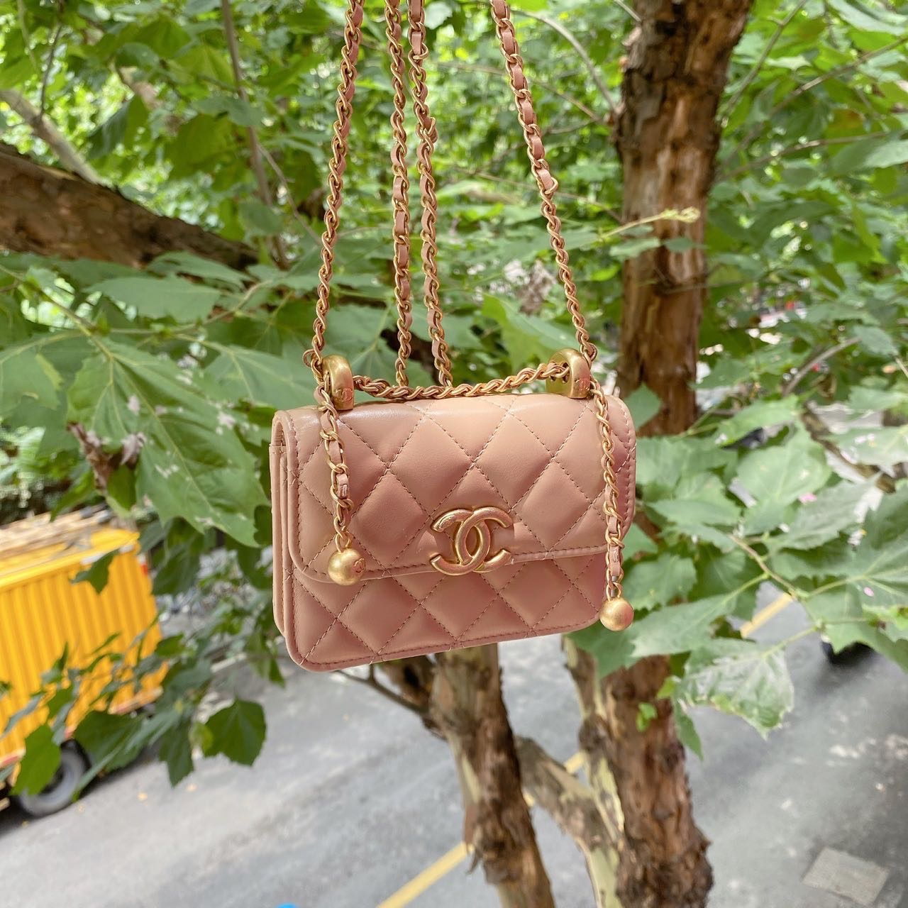N级  Chanel  香奈儿 奶茶色 抽绳小腰包 mini woc  爆款小金球  双金球 链条随意调节长短  一万多