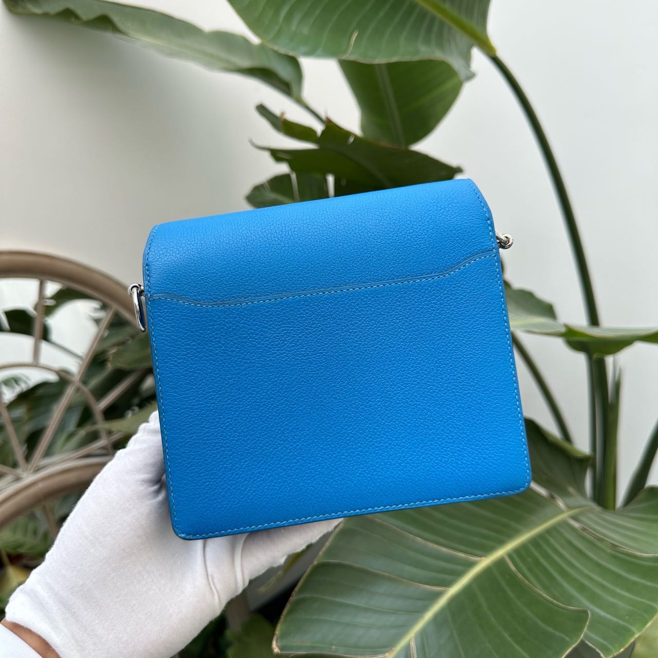 A级 Hermes 爱马仕 坦桑尼亚蓝猪鼻子mini 
roulis  银扣 evercolor皮 A刻
原价六万多了  这只不到半价就带走 还不用配货！爱马仕长青款斜挎小包 缩略图