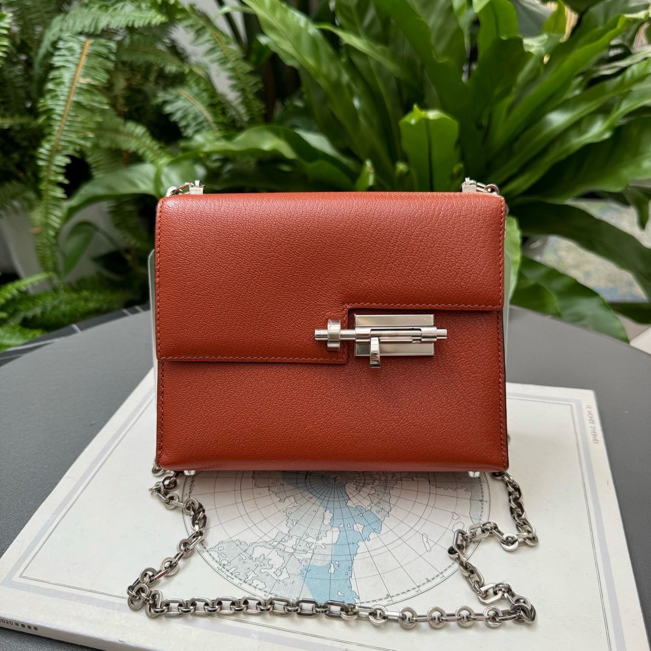 A级 Hermes 爱马仕 栗子色mini verrou 插销包/手枪包 银扣 山羊皮 X刻  原价七万  这只两万多带走！栗子色经典好搭  超显精致的链条包