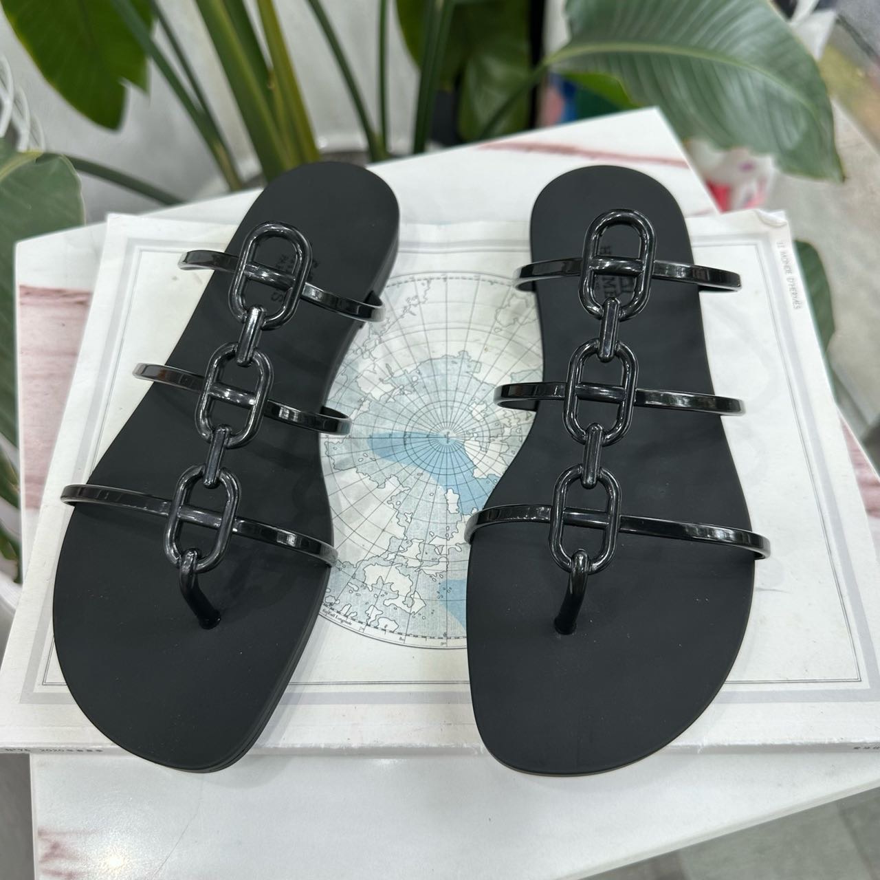 Hermes 猪鼻子凉拖鞋 36码 带尘袋