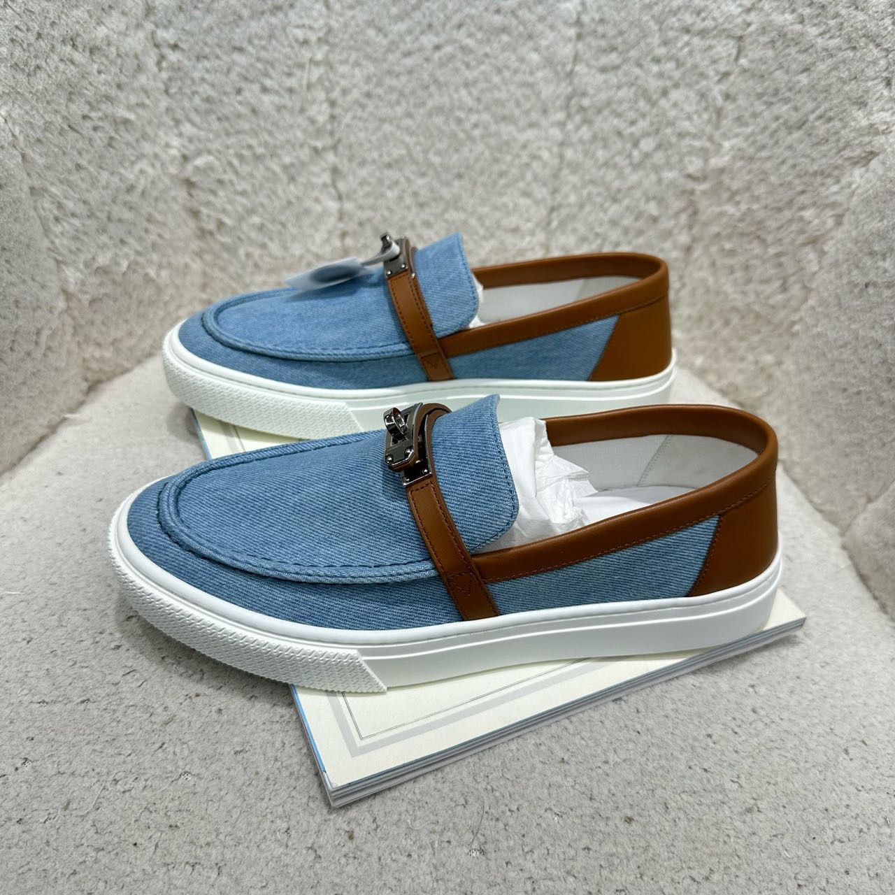 Hermes 牛仔拼皮Kelly扣平底休闲鞋 39码 带尘袋 缩略图