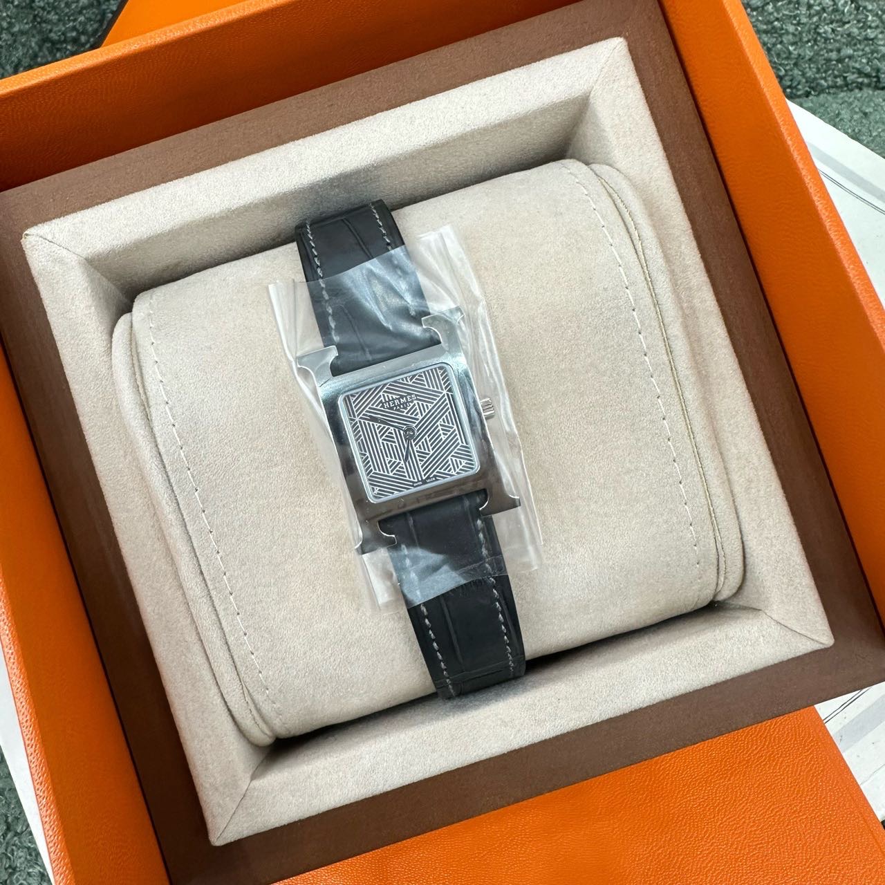 N级 Hermes 灰银鳄鱼皮H腕表 21mm 带保卡证书