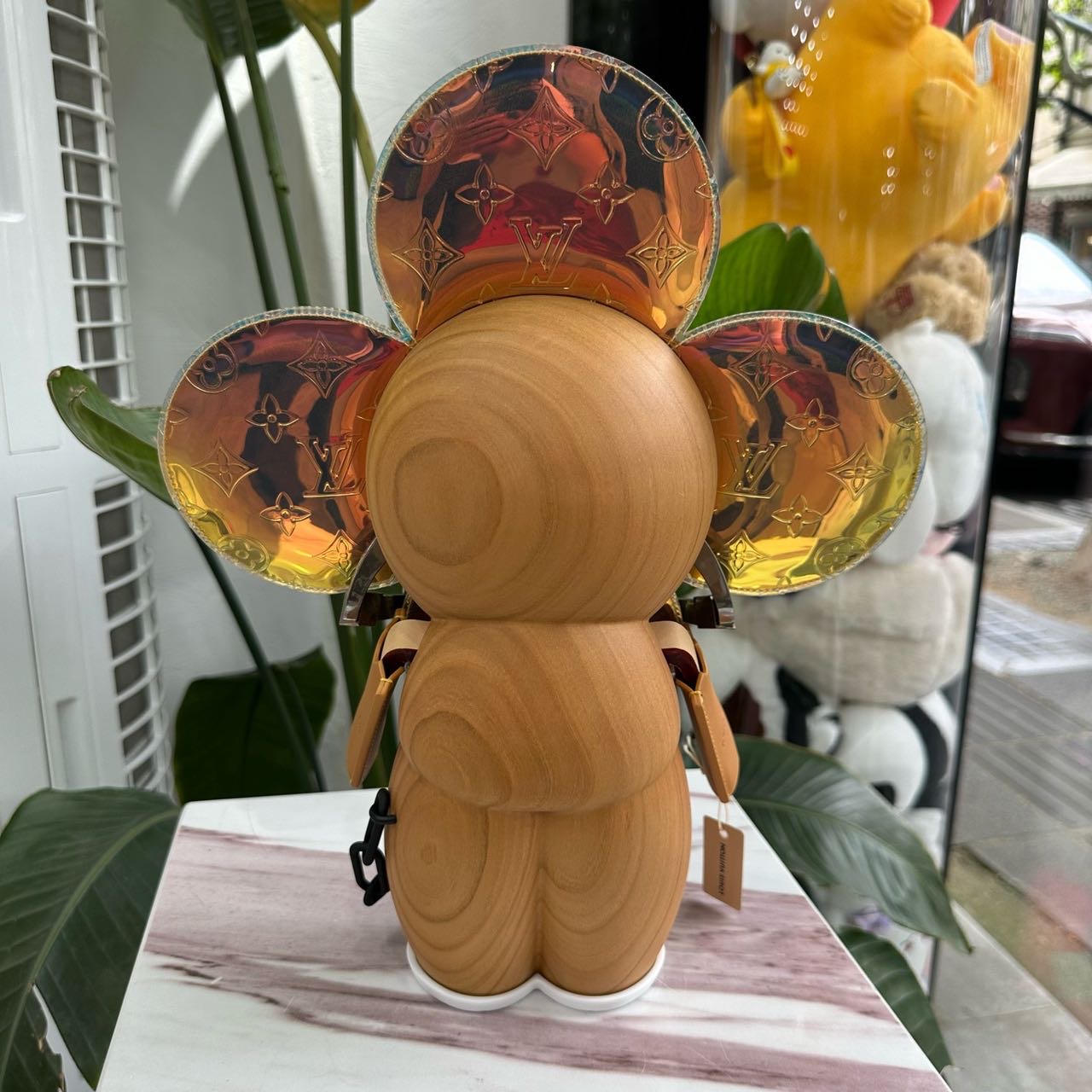 N级 LV vivian太阳花玩偶/摆件 高约35cm 缩略图