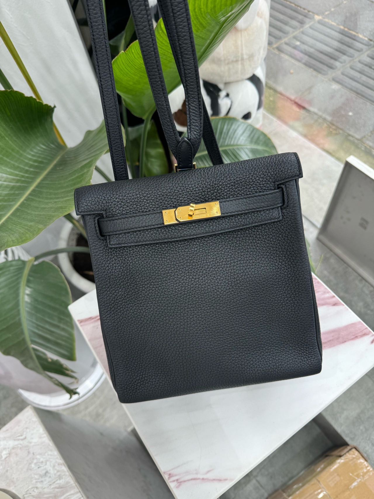 Hermes 爱马仕黑金Tc皮Kelly Ado双肩包 D刻绝版好成色 价格美丽