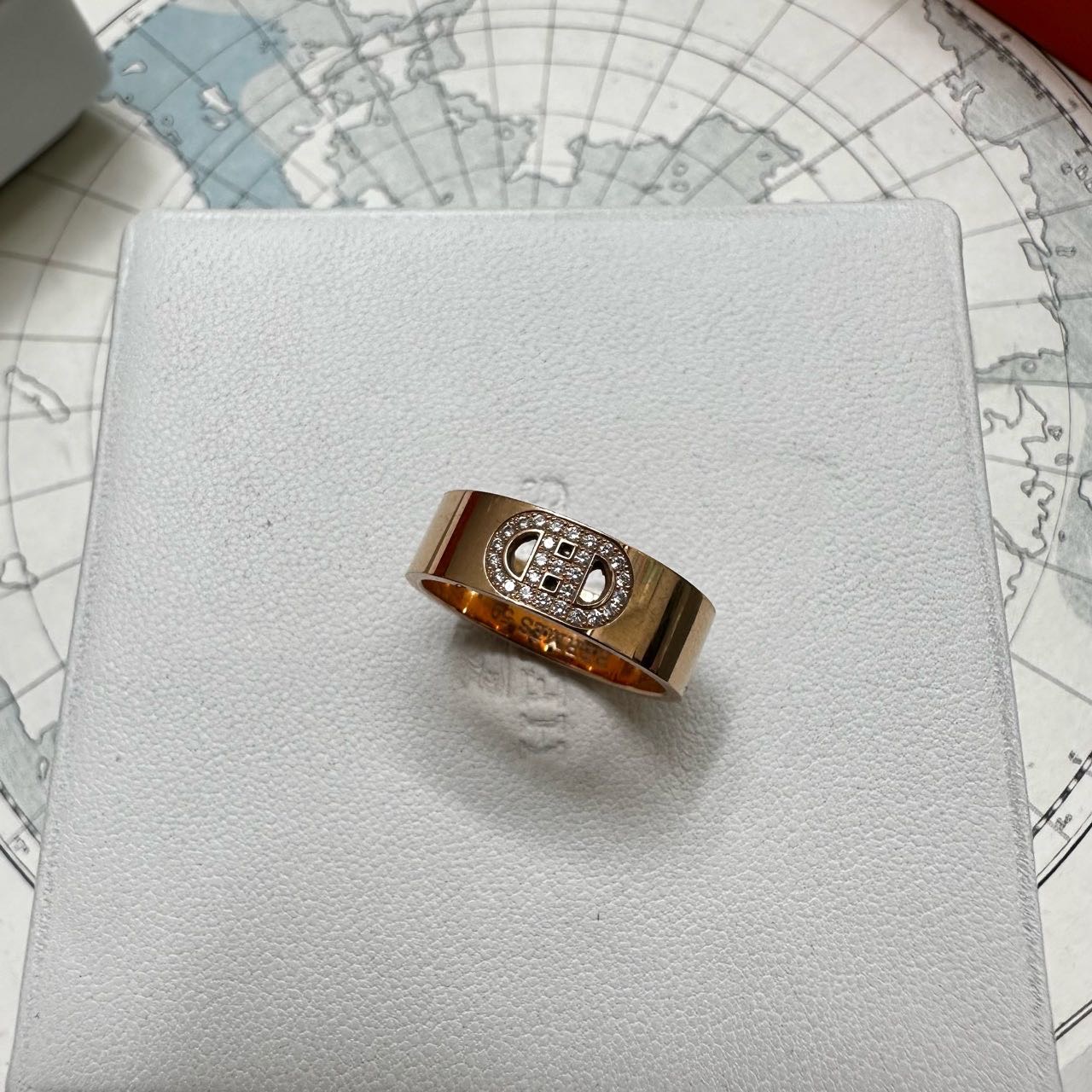 A级 Hermes 18K金带钻猪鼻子戒指 50码 带盒子证书