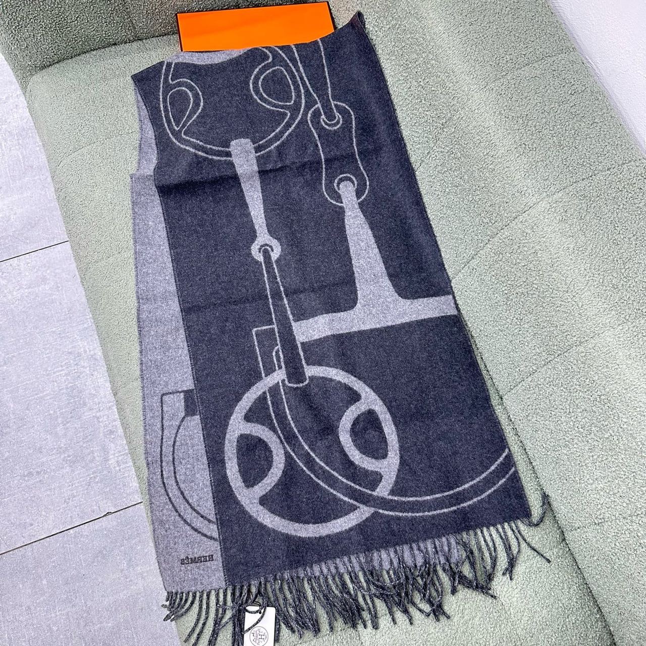 N级 Hermes 羊绒围巾 40*170cm 带盒子 缩略图