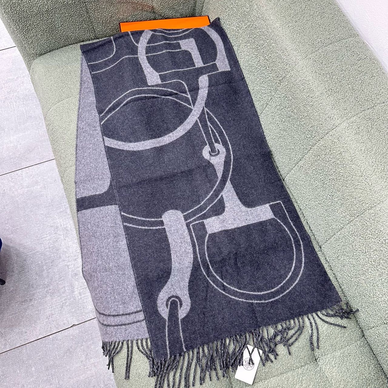 N级 Hermes 羊绒围巾 40*170cm 带盒子