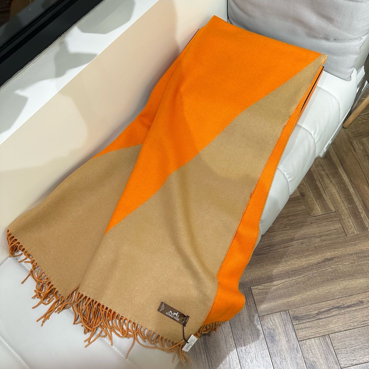 N级 Hermes 100%羊绒围巾/披肩 70*175cm 带盒子