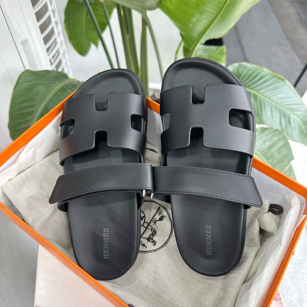 N级 Hermes 黑色二舅凉拖鞋 带尘袋盒子