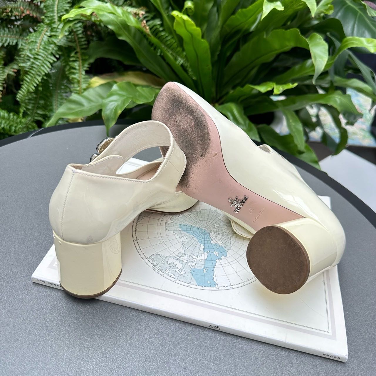 A级 Prada  漆皮高跟鞋 37码 跟高6cm 缩略图