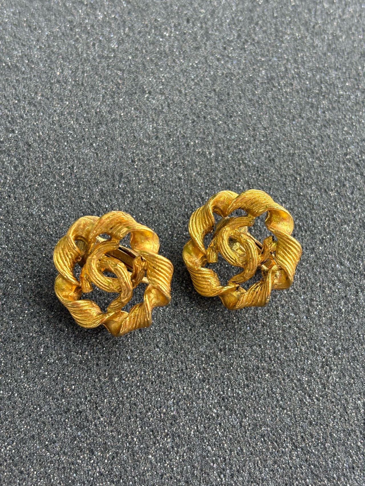 Chanel中古金色双C麻花耳夹 缩略图