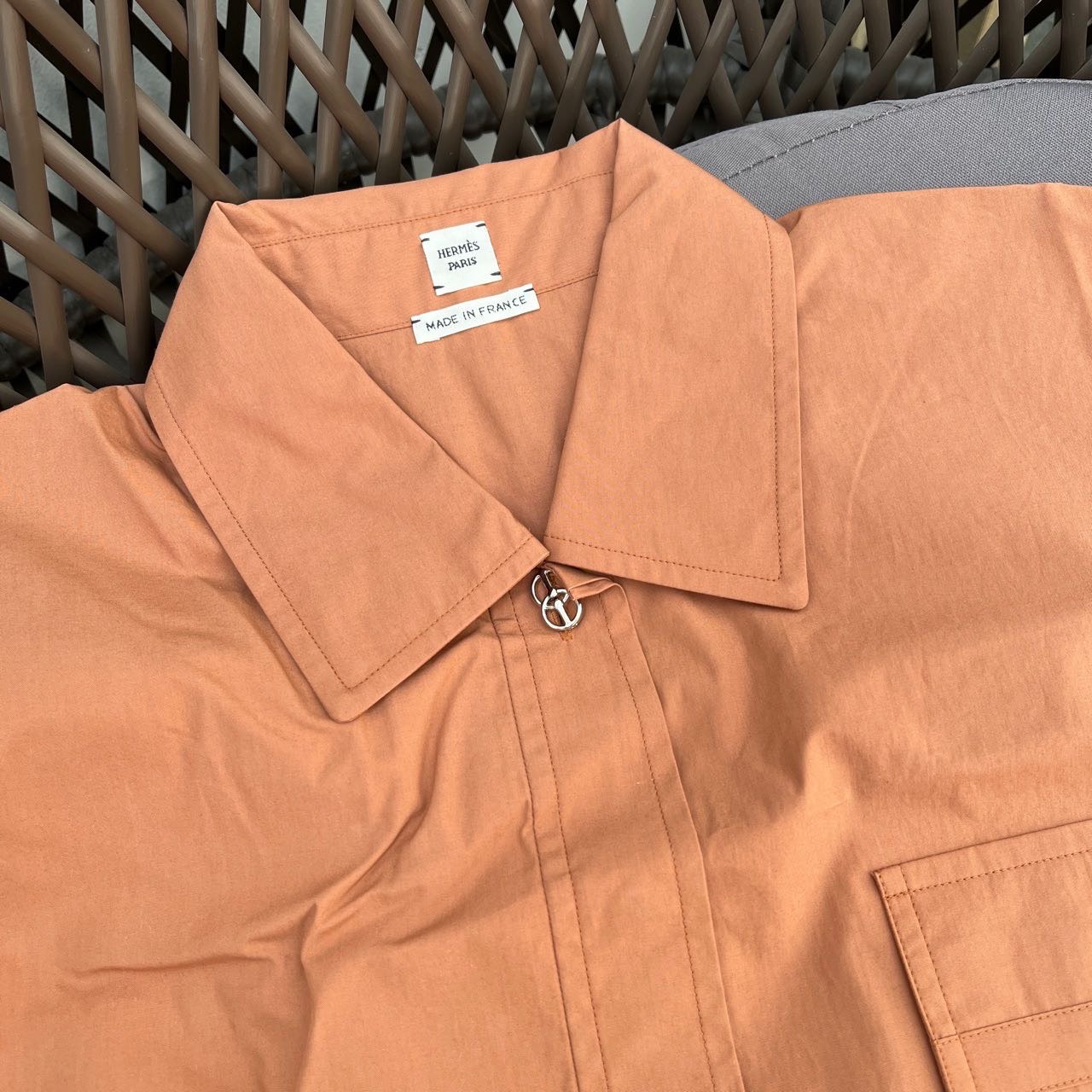 N级 Hermes爱马仕 100%抽绳纯棉女士衬衫/外套 34码 胸围60*2cm 肩宽56cm 衣长72cm 缩略图