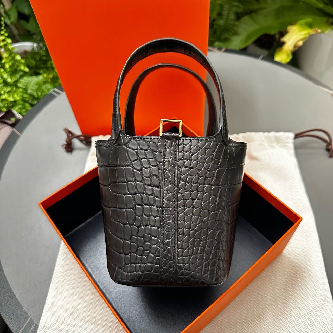 N级 Hermes爱马仕 黑金雾面鳄鱼micro水桶/菜篮子 Picotin 14cm W刻 全套带蓝盒 缩略图