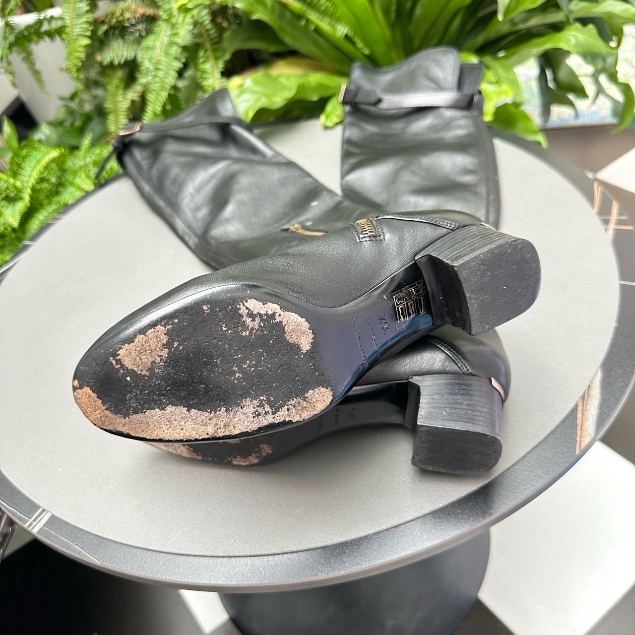 A级 Burberry 高跟皮靴 36.5码