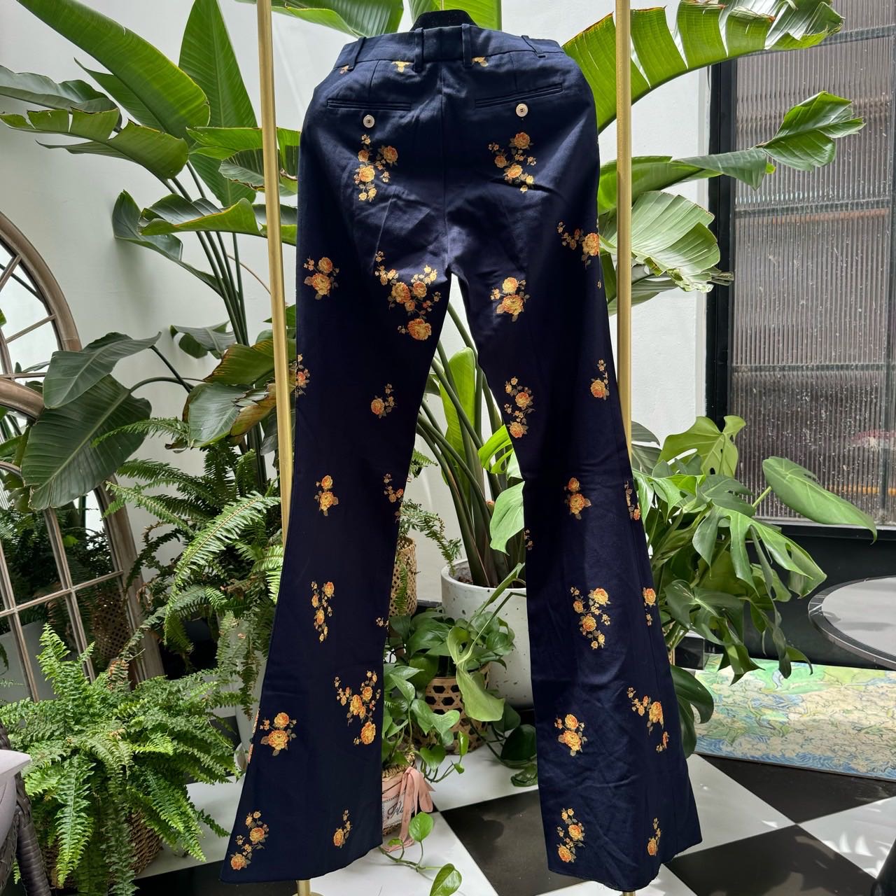 N级 古驰 GUCCI 女士玫瑰绣花长裤 36码
裤长120✖️腰围32*2 3号 缩略图