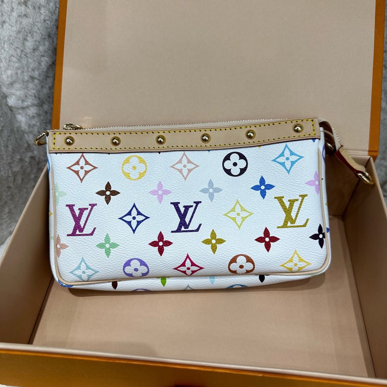 N级 LV 路易威登 村上隆联名款白三彩麻将包 芯片款 全套带25年5月票 缩略图