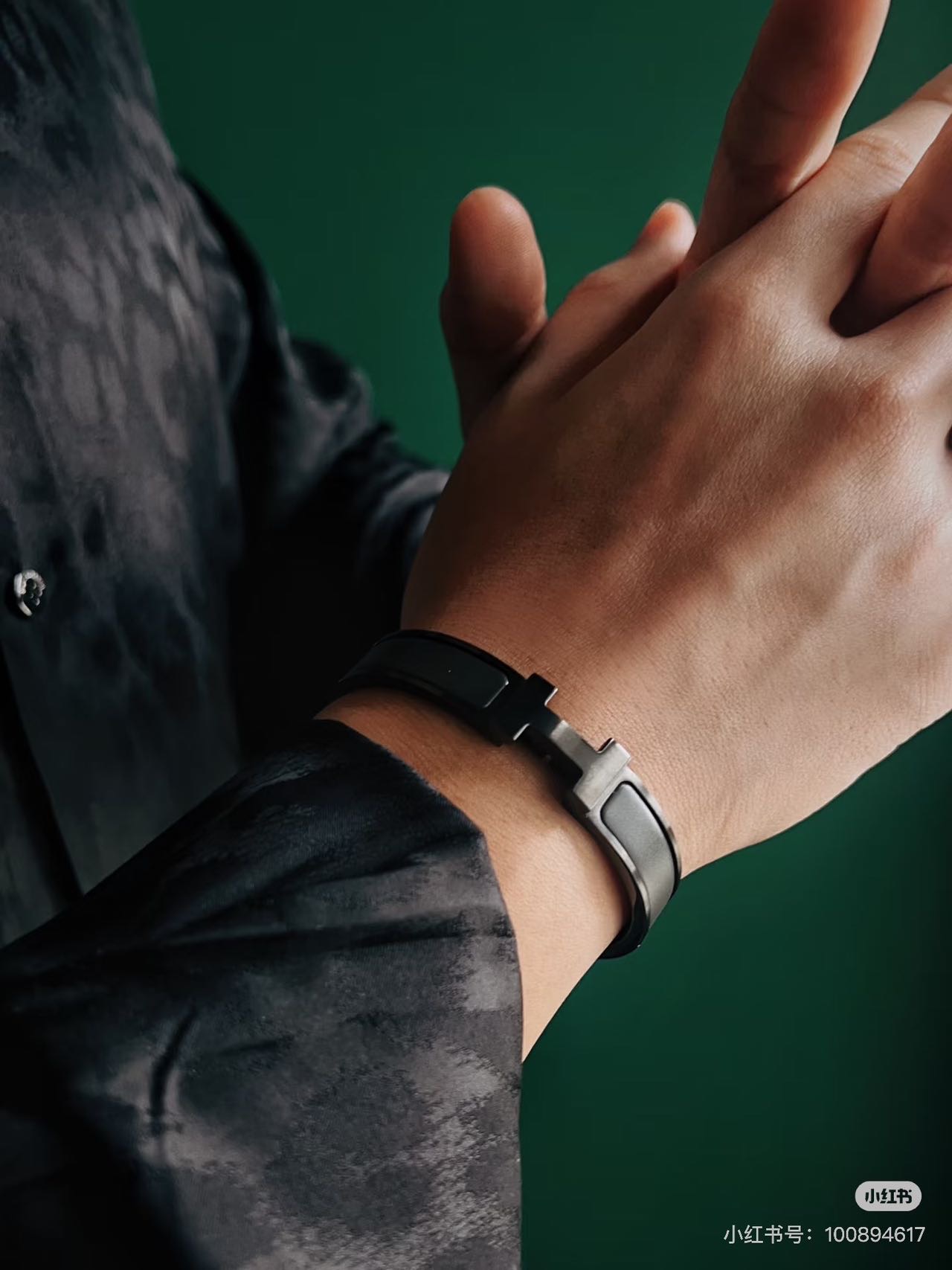 N级 Hermes so black珐琅手镯 T5码 带盒子尘袋 缩略图