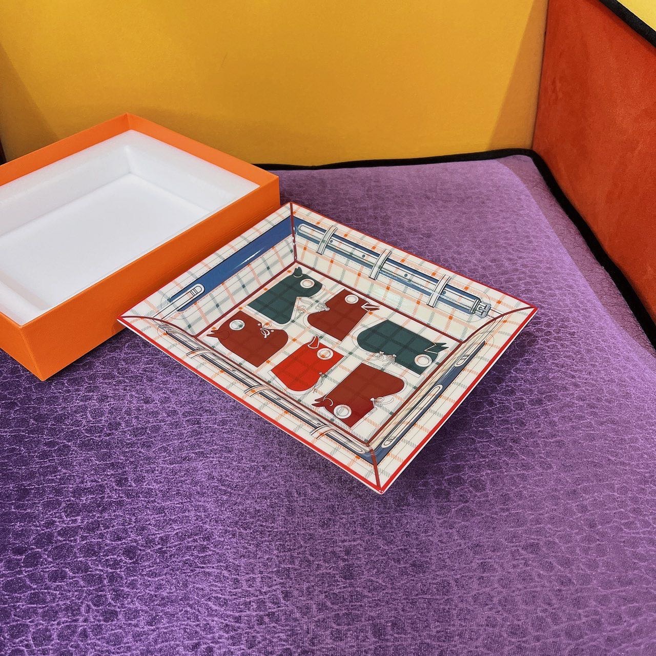 Hermes  爱马仕 限量瓷器置物盘
马具  现货带盒