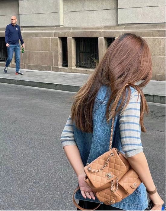 N级 Chanel 香奈儿  duma中号 焦糖色/奶茶色
双肩包 荔枝皮 钢印款 带尘袋 缩略图