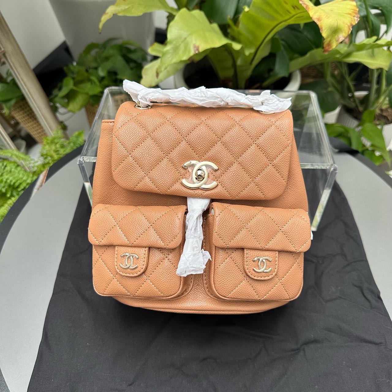 N级 Chanel 香奈儿  duma中号 焦糖色/奶茶色
双肩包 荔枝皮 钢印款 带尘袋