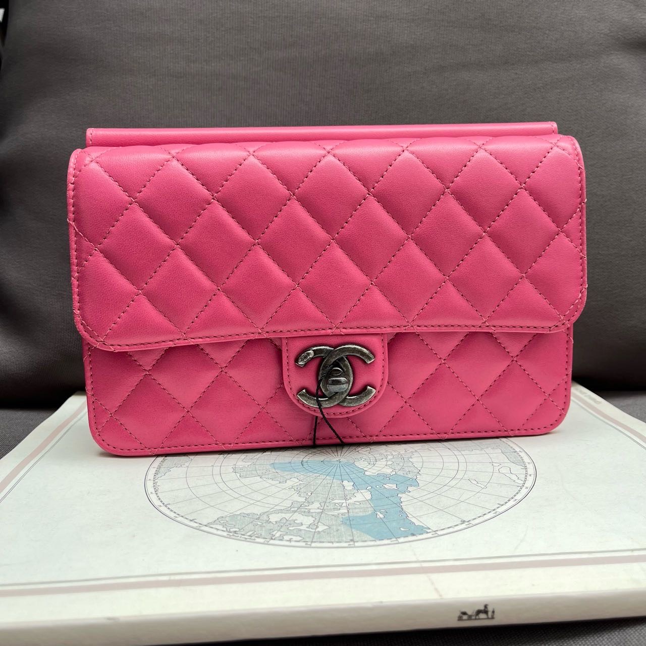 A级  香奈儿 Chanel 口盖包 品相很好 喜欢的来！￥16000