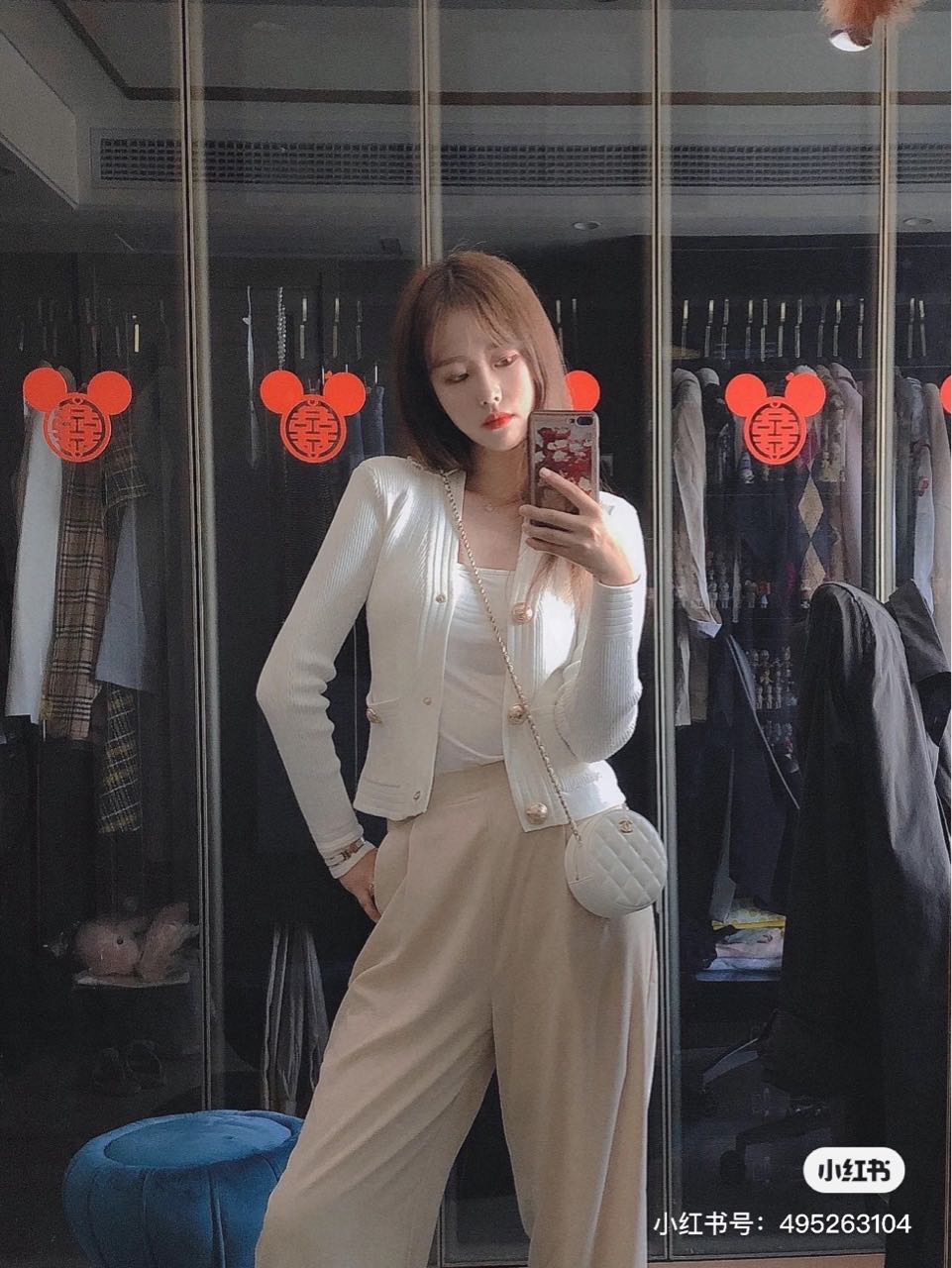 N级 Chanel 香奈儿
新款 云朵边垫肩 白色链条圆饼包 30开有卡 缩略图