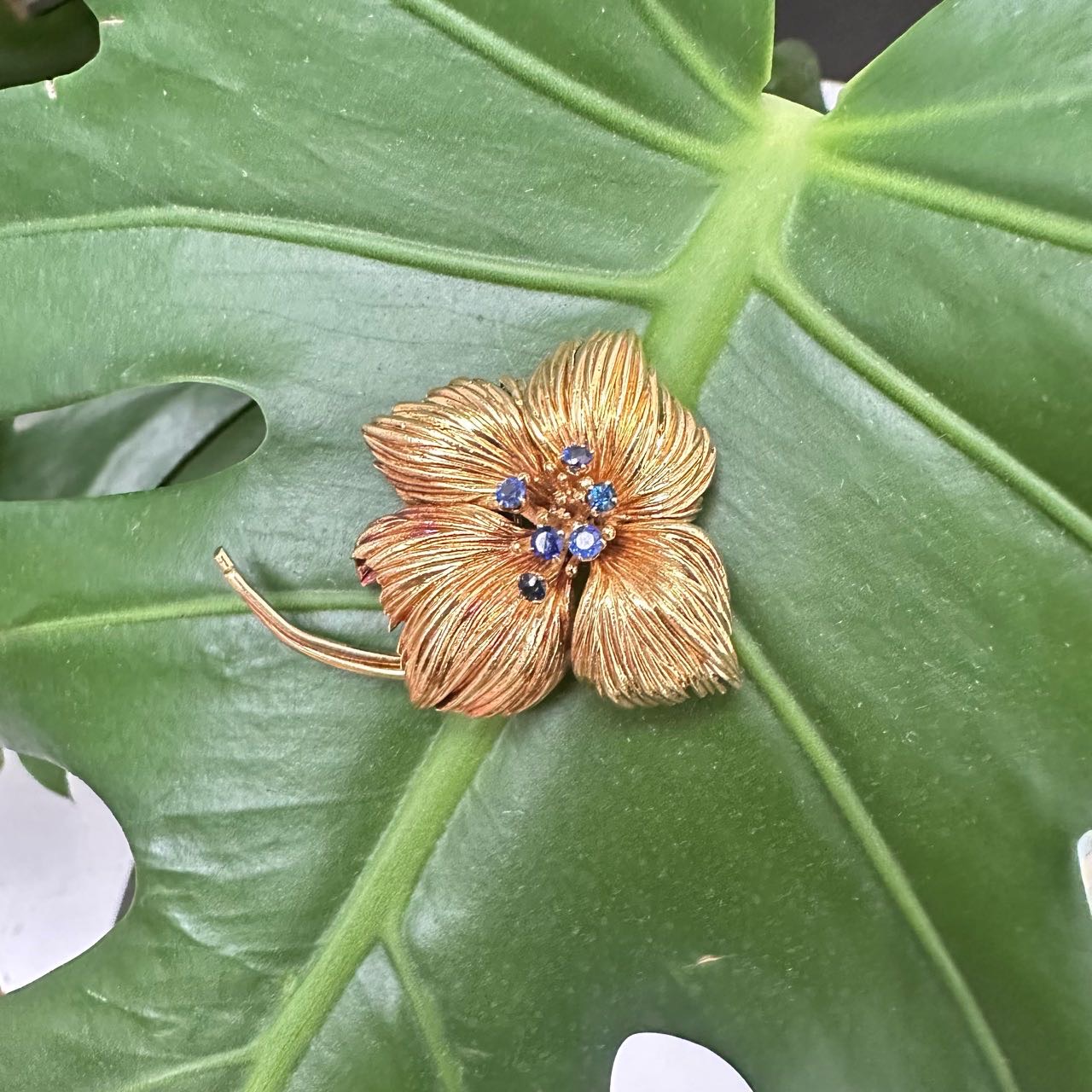 A级 VCA 18K金古董花朵胸针